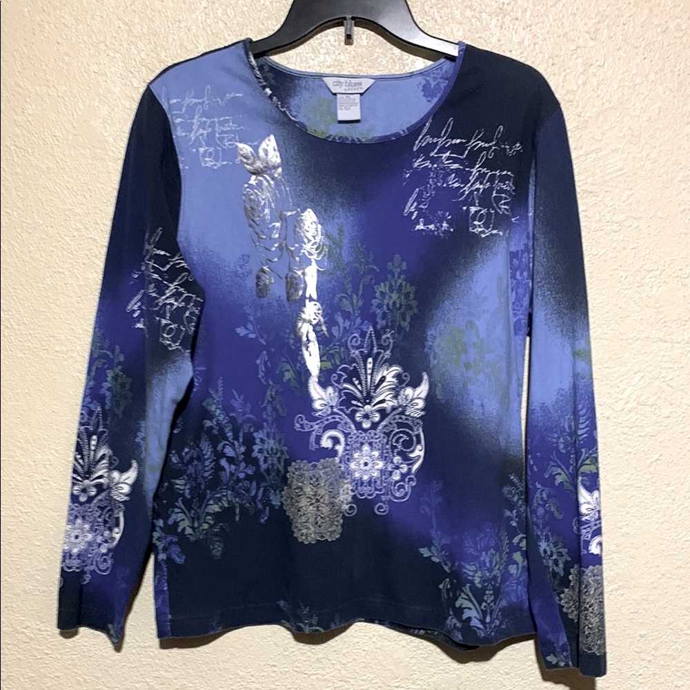 City Blues by Koret Knit Top Blouse XL Blue White Floral Siver Details Stretchy